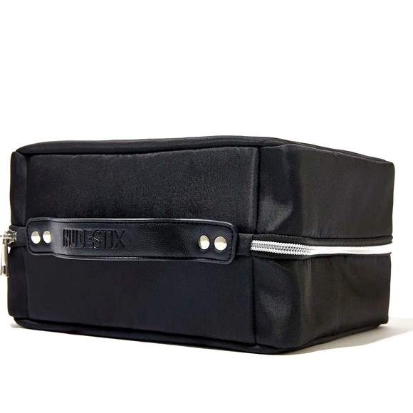 NUDESTIX Hanging Cosmetics Case - Picture 4 of 4